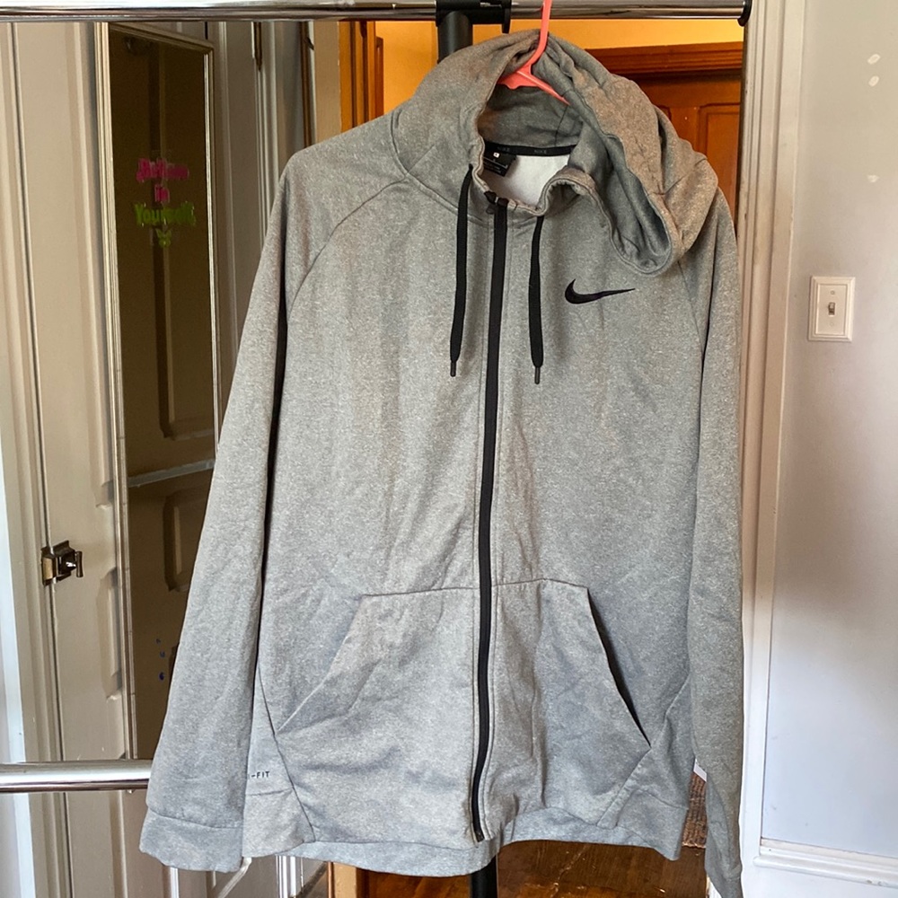 Men’s L Nike zipper sweatshirt with hood